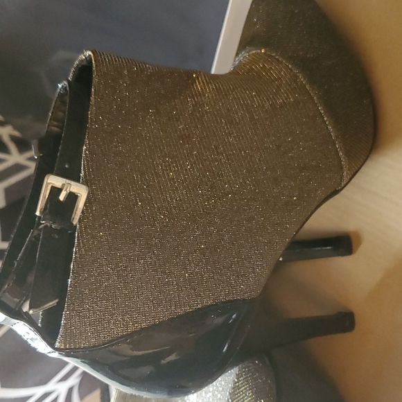 Shimmery high heel angle boots - Picture 3 of 4